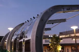 El líder del proyecto aspira a impulsar el sistema de alumbrado público interactivo en Sídney con los paneles solares flexibles