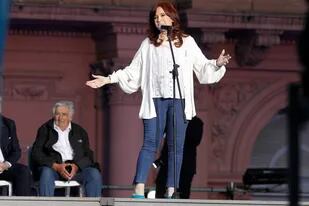 Cristina Kirchner criticó con ironía el fallo que benefició a Macri en una causa por espionaje