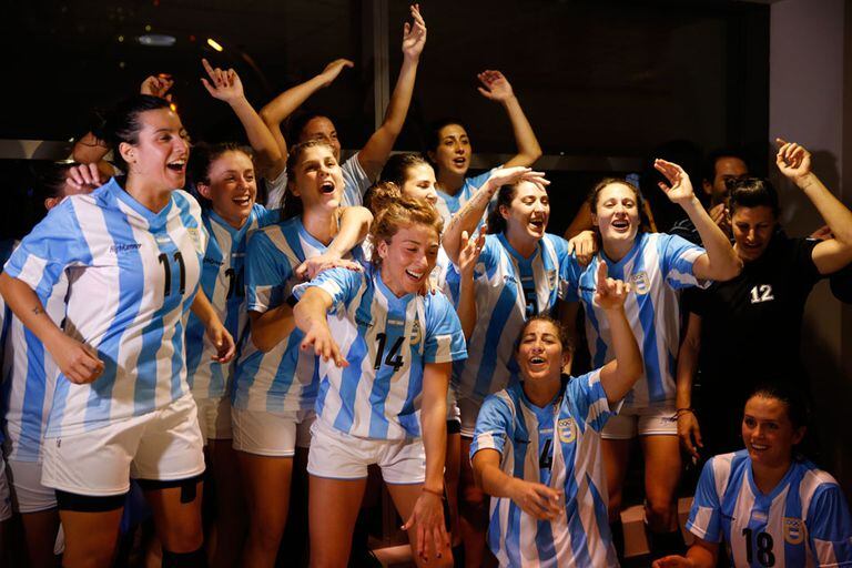 El festejo de la selección argentina de handball, puertas adentro