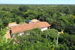Casa del agricultor Vilmar Luiz Lermen rodeada de agroforestería en Exu, en la región semiárida de Pernambuco