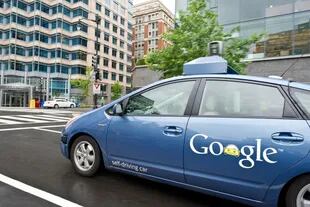 En una imagen de archivo, un vehículo autónomo de Google recorre las calles de Washington. La compañía publicó sus avances en el área, y dijo que sus autos han recorrido más de un millón de kilómetors a la fecha
