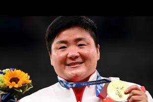 Gong Lijiao ganó la medalla de oro en lanzamiento de bala en Tokio 2020, pero recibió una enorme atención por otro motivo