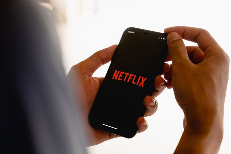 Netflix mantiene el liderazgo en el mundo del streaming y busca reforzarlo entrando al negocio de los videojuegos, que llegará primero a los teléfonos celulares    