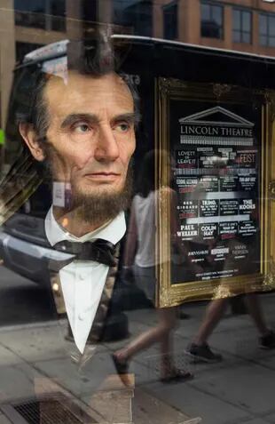 Figura de Abraham Lincoln en el Lincoln theatre de Washington.
