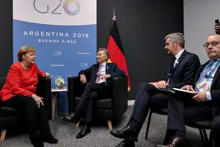 La canciller alemana, Angela Merkel, el presidente Macri; el jefe de Gabinete, Marcos Peña, y el canciller Faurie