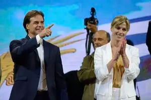 Lacalle Pou se separa definitivamente de Lorena Ponce de León y será el primer presidente uruguayo en divorciarse
