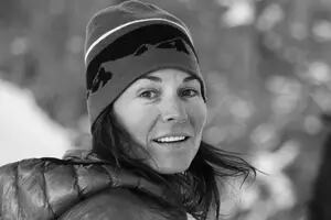 Encontraron muerta en la montaña a la esquiadora Hilaree Nelson tras una intensa búsqueda