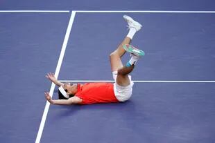 Taylor Fritz festeja luego de vencer a Rafael Nadal en la final de Indian Wells.
