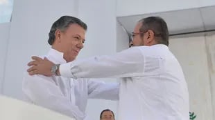 Juan Manuel Santos presidente colombiano Colombia Rodrigo Londoño alias Timochenko paz acuerdo
