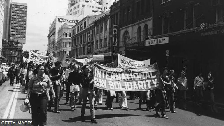 El primer Sydney Mardi Gras, en 1978, unió y animó a los grupos comunitarios.