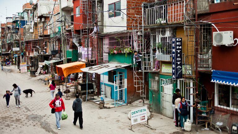 Imagen de la villa 31; en la actualidad, 549.970 familias viven de forma muy precaria en los grandes conglomerados del país