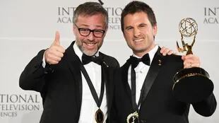 Julian Rousso y Miguel Brailovsky, los productores ejecutivos de "Francisco, El Jesuita", celebran el triunfo en los International Emmy Awards