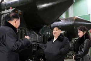 Qué se sabe de la hija y “más probable” sucesora del líder de Corea del Norte, Kim Jong-un