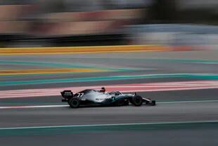 Bottas se quedó con el mejor registro de las dos semanas de prácticas de invierno en España, pero Mercedes se lleva preocupación por la fiablidad de sus motores.