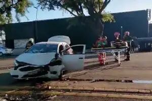 Una mujer murió y hubo tres heridos tras un choque de frente entre dos autos en Costanera Norte