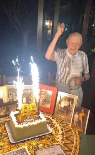 El 18 de enero D'Olivo cumplió 102 años, y festejó con familia y amigos