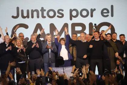 Patricia Bullrich junto a Mauricio Macri y Horacio Rodríguez Larreta en el búnker de Juntos por el Cambio