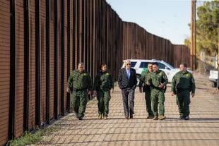 El presidente de Estados Unidos, Joe Biden, en la frontera con México en El Paso, Texas (Archivo)