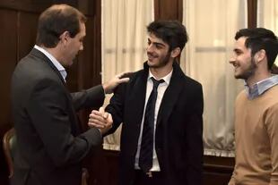 El intendente de La Plata, Julio Garro, recibió al joven abogado en el Palacio Municipal