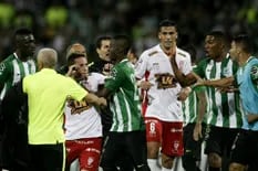 El escandaloso final de Huracán en la Copa Libertadores: a las piñas y con un bo