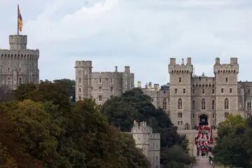 El cortejo fúnebre ingresa al Castillo de Windsor 