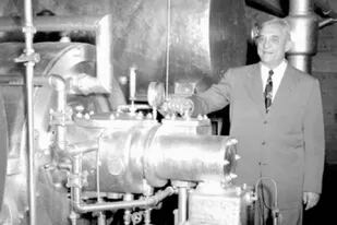 Talentoso e innovador, este ingeniero estadounidense creó el primer aparato para refrigerar y regular la humedad de un ambiente cerrado y creó de esta manera un dispositivo que refrescaría al mundo para siempre