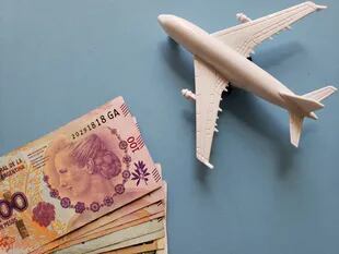 Los consumos en el exterior que superen los US$300 deben calcularse con el dólar Qatar