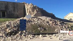 Un fuerte terremoto en el centro de Italia provocó destrozos y dejó heridos