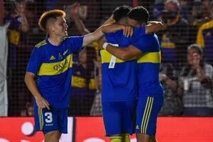 Tres goles a Sarmiento, una rabona, ovación a Riquelme y otro trofeo para Boca