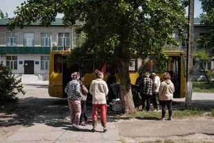 Residentes recibieron a mediados de mayo ayuda humanitaria en Severodonetsk