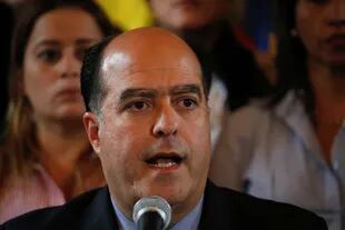 Julio Borges renunció esta semana a la cancillería del gobierno encargado de Venezuela y dijo que Juan Guaidó no podía seguir "como un vegetal"