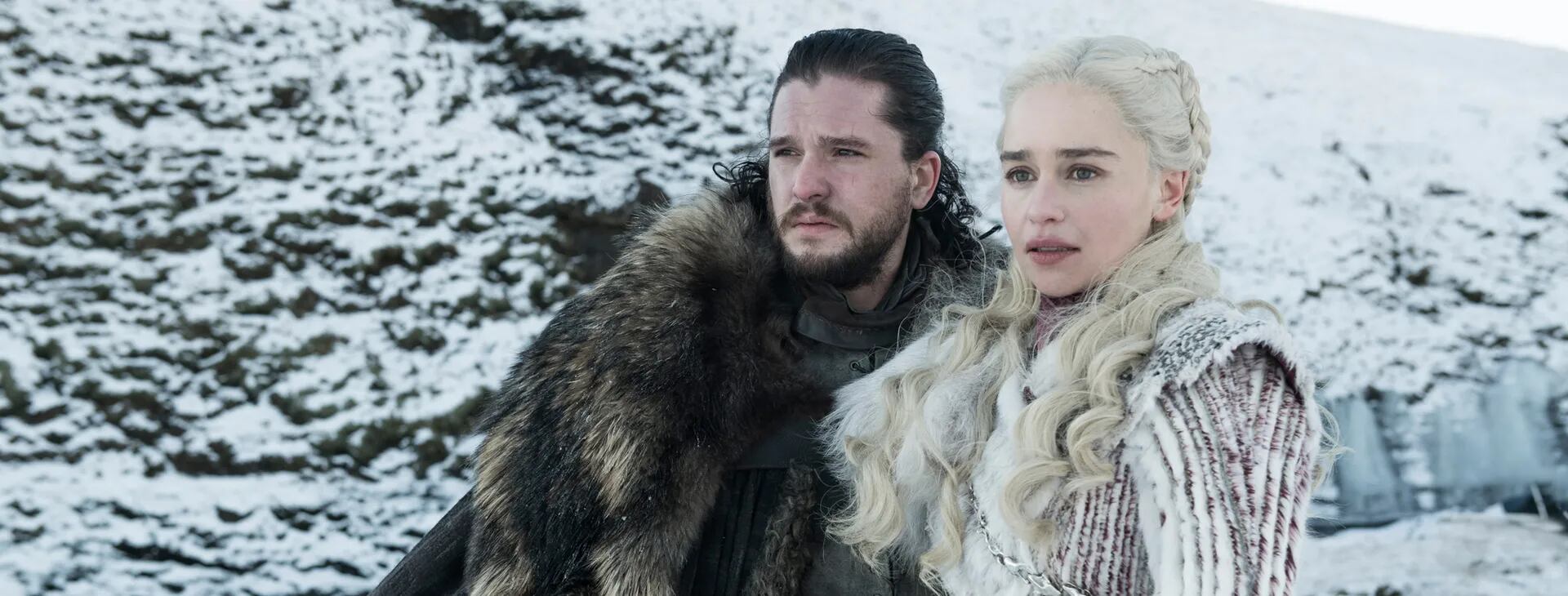 Jon Snow y su reina, Daenerys Targaryen como se los verá el 14 de abril en el primer episodio de la útima temporada de la serie más vista y pirateada de los últimos años.