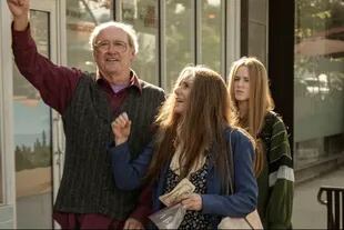 Richard Jenkins, Debra Winger y Evan Rachel Wood conforman una familia muy particular en Kajillionaire