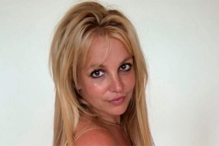Mientras los fans marchan por su libertad, Britney Spears pide que su padre deje de ser su tutor legal