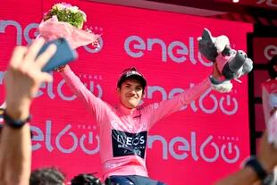El ciclista ecuatoriano Richard Carapaz finalizó segunda en el Giro de Italia 2022, pero no participará del Tour de France.