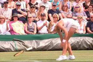 La tenista prodigio que no saludó a la umpire tras recibir un fuerte castigo en Wimbledon