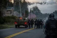 Avanza un operativo y desalojan a un grupo de mapuches que usurpó un predio del Estado Nacional