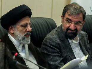 Ebrahim Raisi, presidente de Irán, designó a Mohsen Rezai, acusado del atentado contra la AMIA, como vicepresidente de Asuntos Económicos