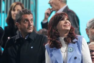 El ministro de Economía Sergio Massa y la vicepresidenta Cristina Kirchner en el acto del 25 de mayo