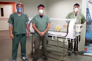 La cápsula para transportar enfermos de coronavirus creada en San Juan por técnicos y bioingenieros del Servicio de Ingeniería Clínica del Hospital Guillermo Rawson