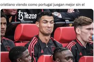 Los mejores memes de Cristiano Ronaldo en el banco de suplentes en la goleada de Portugal