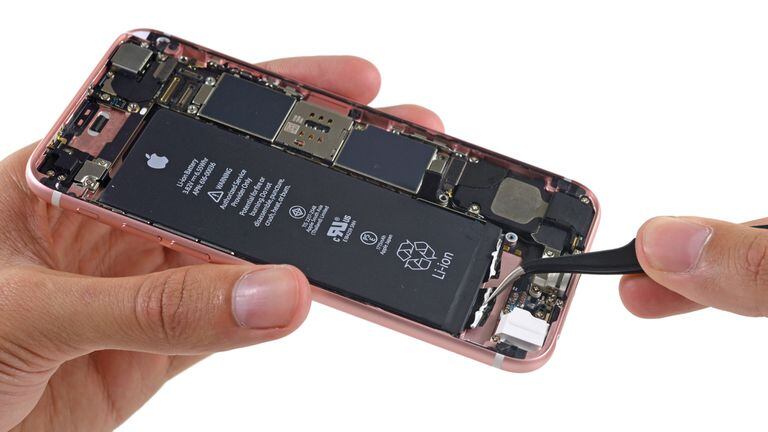 Apple rebaja el precio de la batería de reemplazo de un iPhone antiguo de 79 a 29 dólares