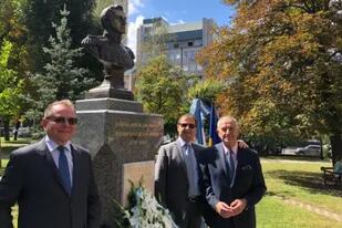 Pedro Lylyk, cónsul honorario de Ucrania en la Argentina, durante su última visita a la ciudad de Kiev, donde inauguró un monumento de San Martín