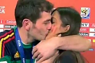 El momento del beso entre Casillas y su nova, Sara Carbonero