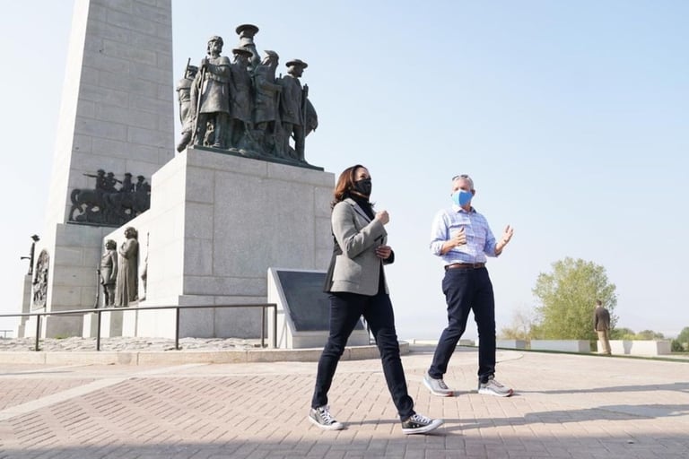 La actual vicepresidenta de Estados Unidos convirtió las zapatillas de la marca de Nike en uno de sus emblemas