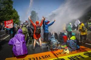 Países Bajos: más de 1500 activistas ecológicos fueron detenidos por hacer un piquete en una ruta