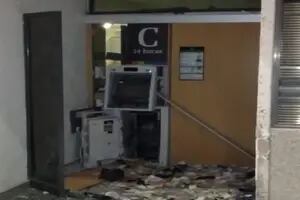 Explosión en Villa Crespo: detonaron un cajero para robar el dinero