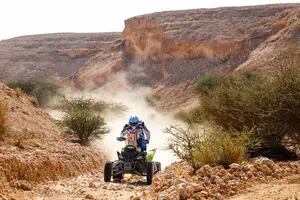 Andújar sigue al frente en quads y se viene la etapa más compleja en el desierto