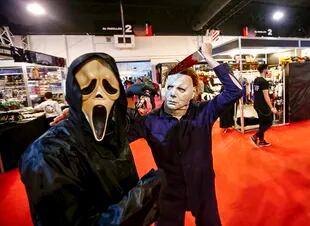 Duelo de asesinos seriales con franquicia propia en el cine entre GhostFace de Scream y Michael Myers de Halloween