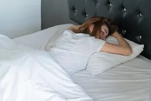 Dormir boca abajo fomenta los problemas respiratorios y dificulta la digestión 